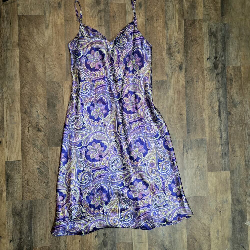 Jones New York Satin Chemise Purple Paisley Adjustable Straps V-Neck Large